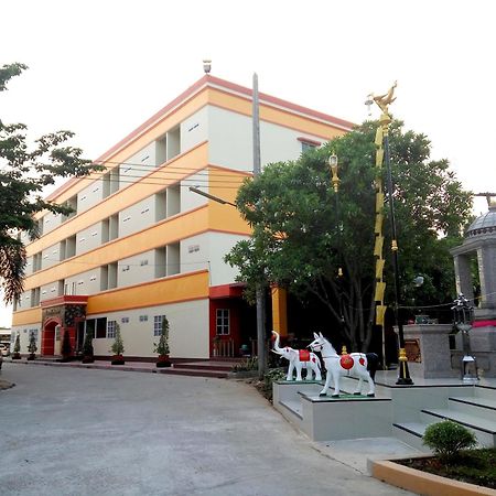 Central Park Hotel Синг Бури Екстериор снимка