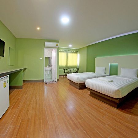 Central Park Hotel Синг Бури Екстериор снимка