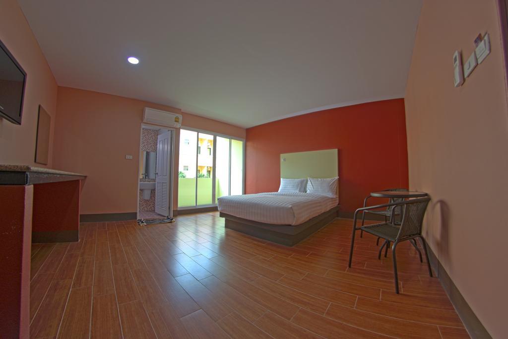 Central Park Hotel Синг Бури Екстериор снимка