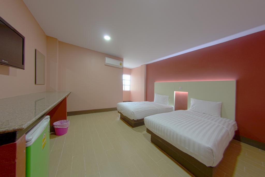 Central Park Hotel Синг Бури Екстериор снимка