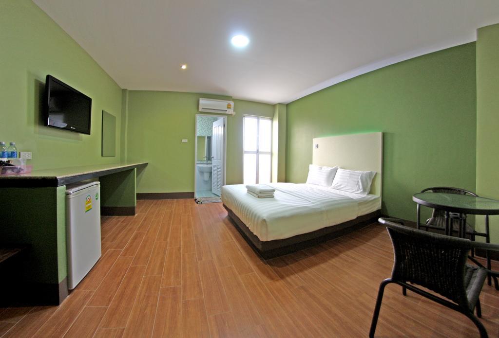 Central Park Hotel Синг Бури Екстериор снимка