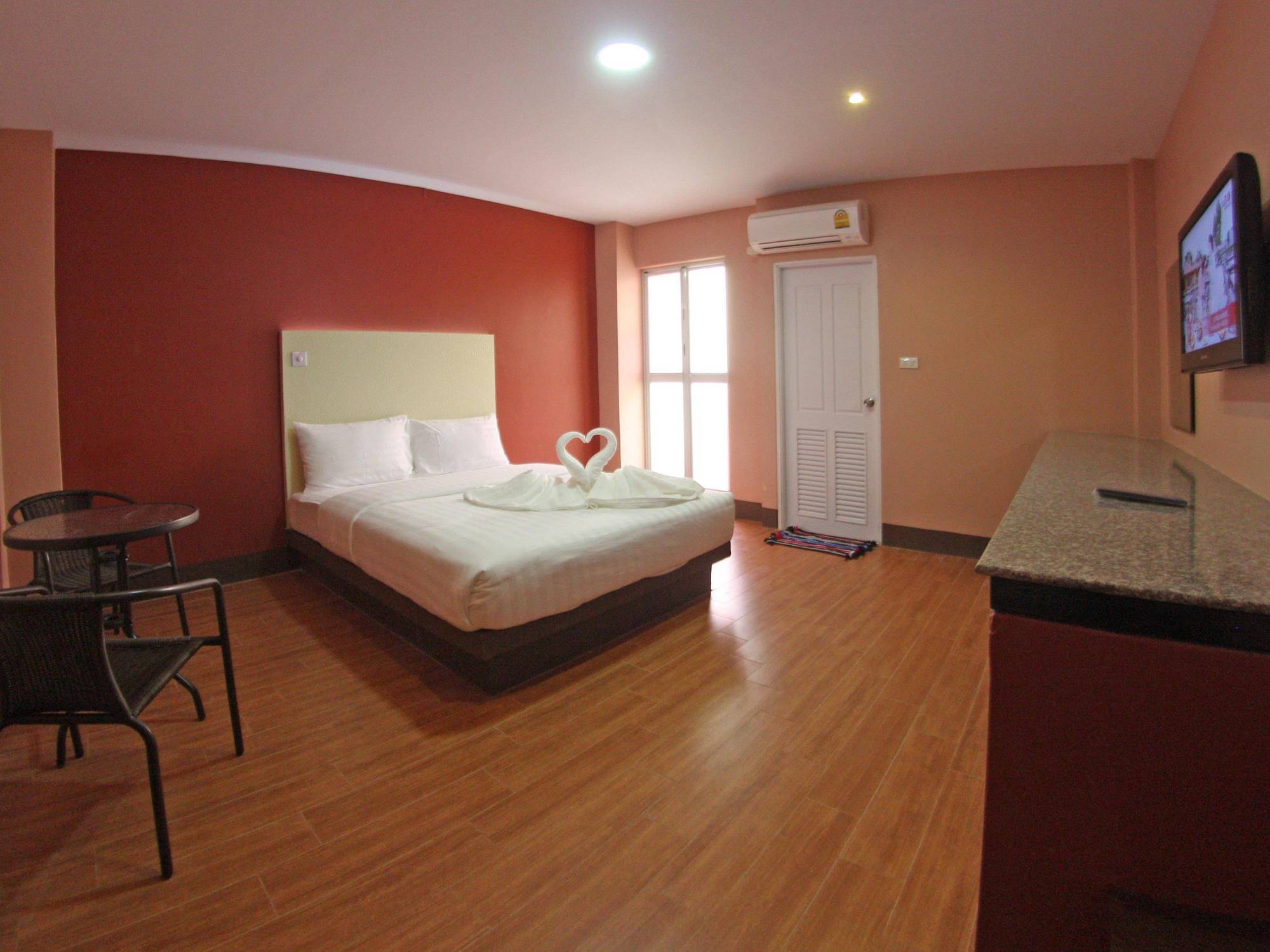Central Park Hotel Синг Бури Екстериор снимка