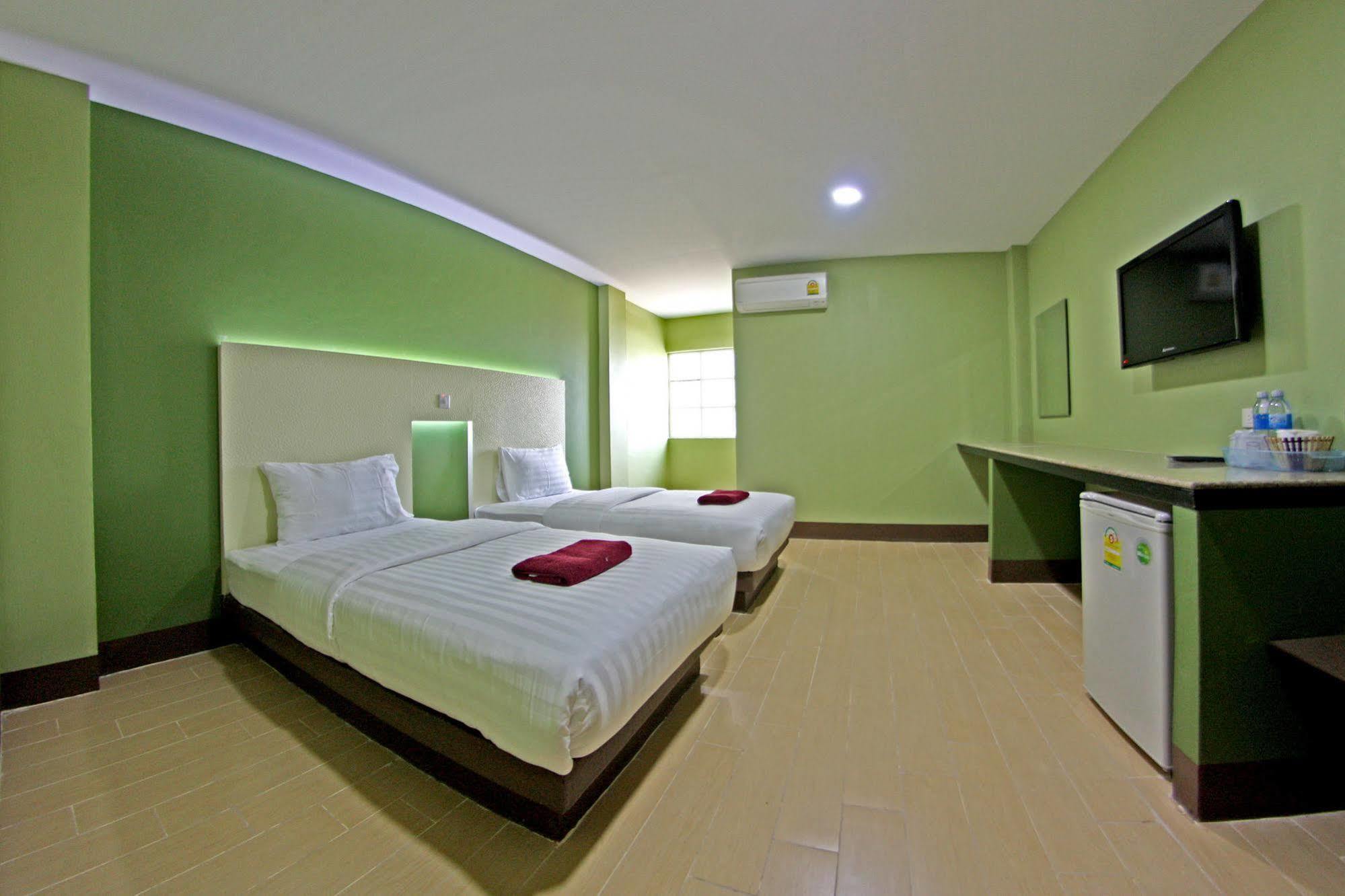 Central Park Hotel Синг Бури Екстериор снимка