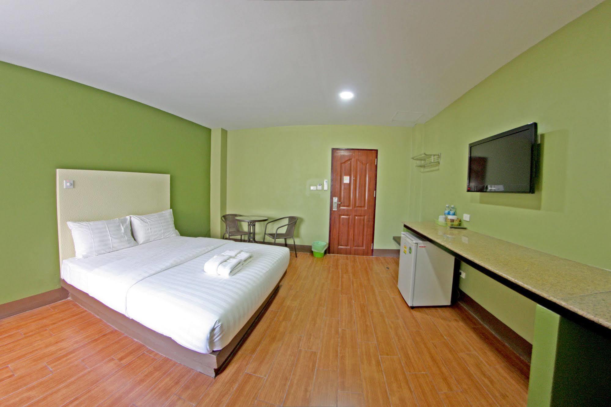 Central Park Hotel Синг Бури Екстериор снимка