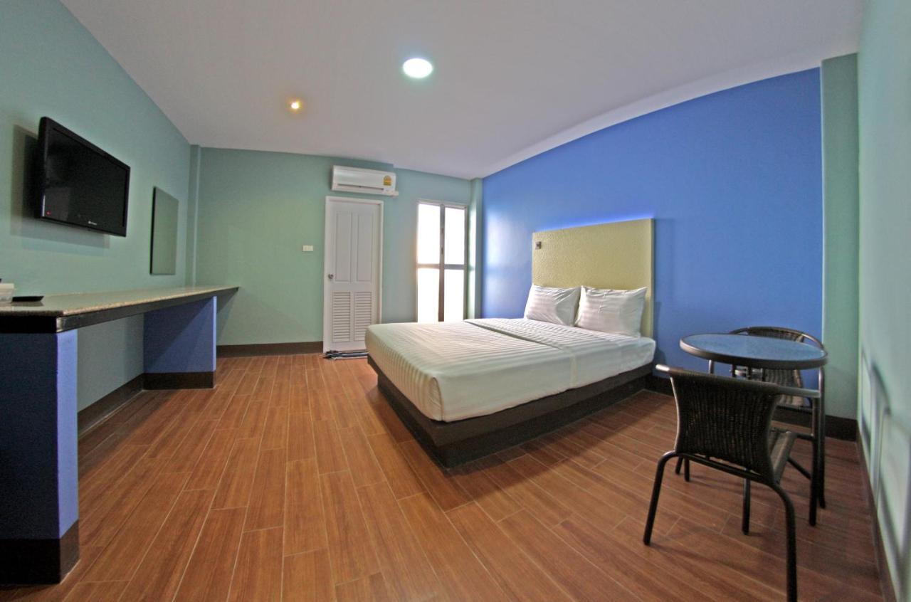 Central Park Hotel Синг Бури Екстериор снимка